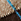 ruskea/beige